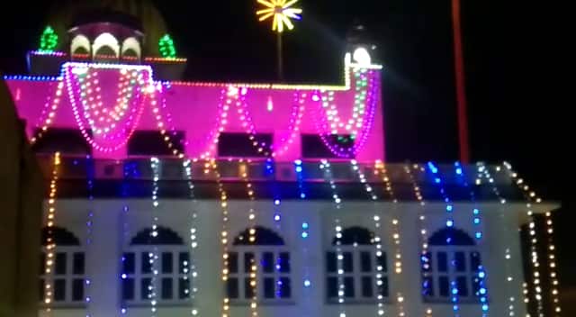 राजस्थान के भरतपुर जिले के गुरुद्वारा गुरुसिंह सभा की ओर से गुरु गोविंदसिंह जी महाराज का 356वां प्रकाशोत्सव 3 से 5 जनवरी तक मनाया गया. श्री गुरु सिंह सभा के प्रधान सरदार इन्द्रपाल सिंह पाले ने बताया कि श्री अखंड पाठ साहिब का वाचन 3 जनवरी को सुबह 9 बजे प्रारंभ किया गया था.