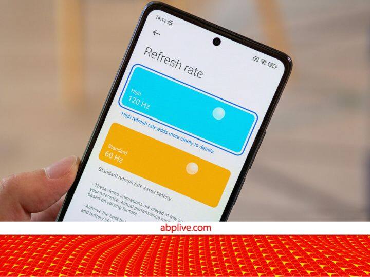 Smartphone Refresh Rate: अगर आप नया स्मार्टफोन खरीद रहे हैं तो उसका रिफ्रेश रेट जरूर चेक करें यह बहुत जरुरी होता है. आइए जानते हैं स्मार्टफोन में इसकी क्या वैल्यू होती है...