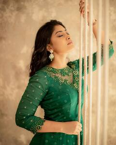 Ammu Abhirami:  ‘மையால கண்ணெழுதி என் வாலிபத்த மயக்குறியே..’ அசுரன் புகழ் அம்முவின் புது போட்டோஸ்!