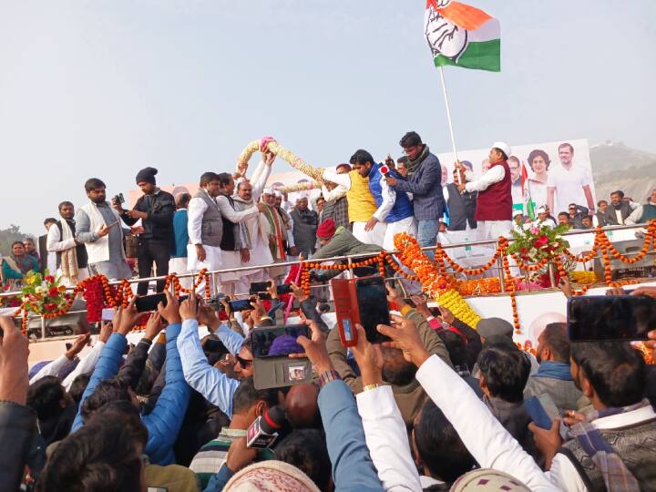 Bharat Jodo Yatra Photo Banka Bihar: भारत जोड़ो यात्रा के मौके पर बिहार कांग्रेस के कई बड़े नेता मौजूद रहे. कांग्रेस के राष्ट्रीय अध्यक्ष मल्लाकार्जुन खरगे खुद पहुंचे थे.