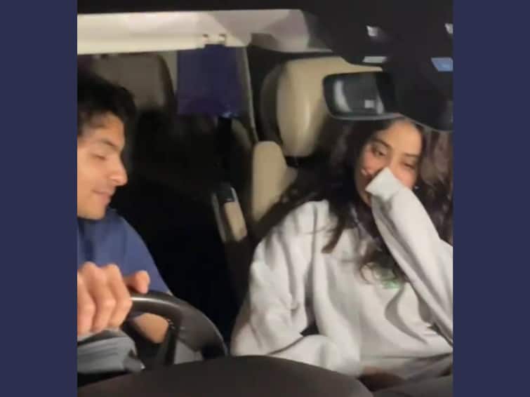 Janhvi Kapoor Covers Her Face When Spotted With Rumoured Boyfriend Shikhar Pahariya In A Car. Watch Janhvi Kapoor Covers Her Face When Spotted With Rumoured Boyfriend Shikhar Pahariya In A Car. Watch