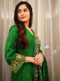 Jannat Zubair Pics: ਮਹਿੰਦੀ ਫੰਕਸ਼ਨ ਲਈ ਸੰਪੂਰਣ ਪਹਿਰਾਵੇ ਦੀ ਭਾਲ ਕਰ ਰਹੇ ਹੋ? ਜੰਨਤ ਜ਼ੁਬੈਰ ਦੇ ਇਸ ਪਹਿਰਾਵੇ 'ਤੇ ਇੱਕ ਨਜ਼ਰ ਮਾਰੋ