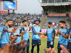 రాహుల్‌ త్రిపాఠి అరంగేట్రం - హర్షల్‌ ప్లేస్‌లో అర్షదీప్‌