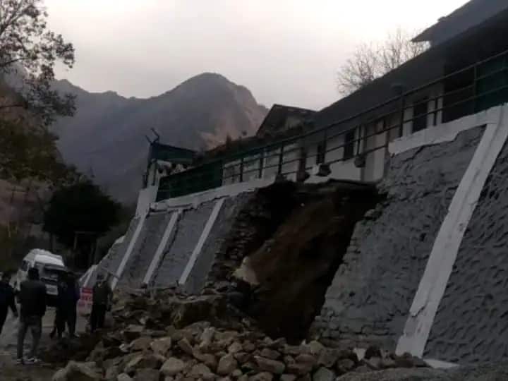 Uttarakhand: Ban On Constructions In 'Sinking' Joshimath As Protest Continues, 50 Families Evacuated Uttarakhand: Ban On Constructions In 'Sinking' Joshimath As Protest Continues, 50 Families Evacuated