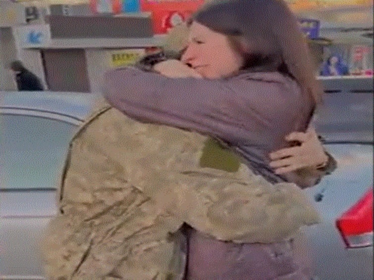 Ukrainian Soldier Reunion With Pregnant Wife After 30 Weeks Melts Hearts Online Emotional Reunion Of Ukrainian Soldier And His Pregnant Wife After 30 Weeks Melts Hearts Online