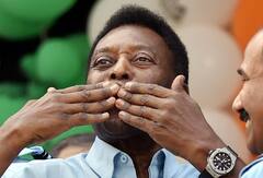 পেলের মৃতদেহের সামনে সেলফি! সমালোচনার মুখে কী বললেন ফিফা প্রেসিডেন্ট?