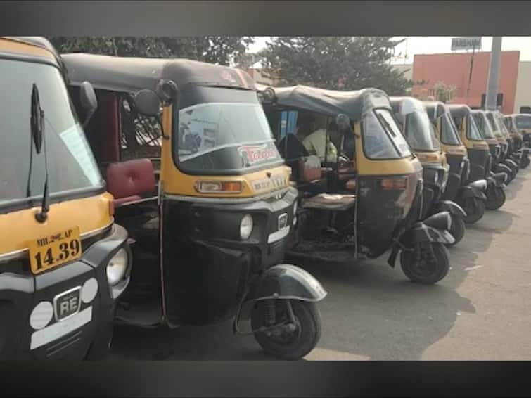 Parbhani News Rs 5 fare hike by rickshaw drivers in Parbhani now Rs 20 per seat instead of Rs 15 Parbhani News : परभणीत रिक्षाचालकांकडून पाच रुपयांची भाडेवाढ, आता प्रति सीट भाडे...