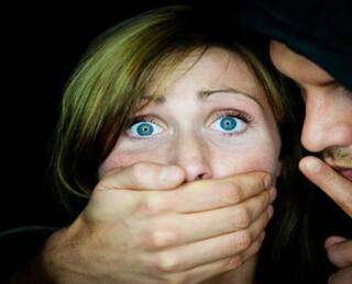 ਔਰਤਾਂ ਰਹਿਣ ਸਾਵਧਾਨ! ਜੇ ਤੁਸੀਂ ਵੀ ਦੇਰ ਰਾਤ ਦਫ਼ਤਰ ਤੋਂ ਘਰ ਪਰਤਦੀਆਂ ਹੋ ਤਾਂ ਇਨ੍ਹਾਂ ਸੁਰੱਖਿਆ ਟਿਪਸ ਦੀ ਕਰੋ ਪਾਲਣਾ