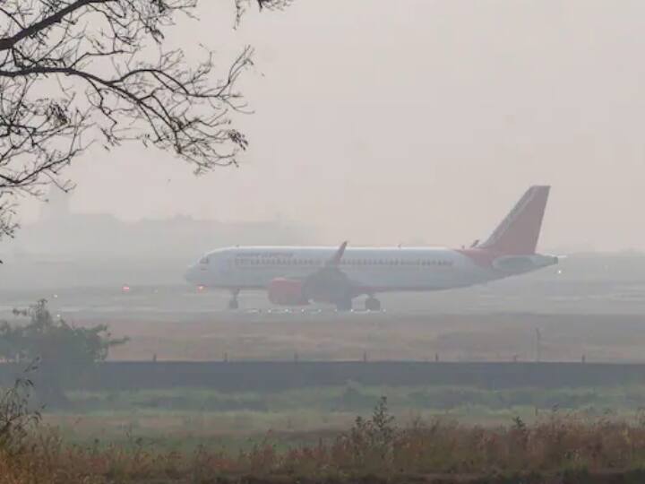 Nagpur is full of cold winds Five flights delayed due to fog Nagpur Weather : थंड वाऱ्यांमुळे भरली हुडहुडी; धुक्यामुळे पाच विमाने विलंबाने