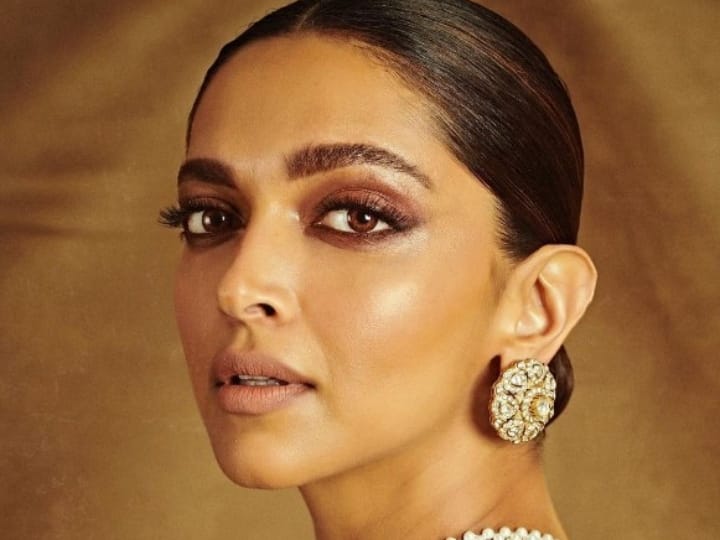 Deepika Padukone Birthday Deepika is richer than husband Ranveer Singh know her films fees advertisement fees total net worth Deepika Padukone Birthday: कमाई के मामले में पति रणवीर से अमीर हैं दीपिका, जानिए कितनी संपत्ति है