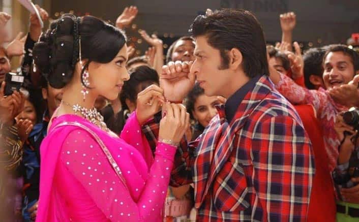 ओम शांती ओम - शांतीप्रिया/सँडी:  फराह खानचा 2007 साली प्रदर्शित झालेला ओम शांती ओम हा चित्रपट प्रदर्शित होताच सुपरहिट ठरला. या चित्रपटाद्वारे दीपिका पदुकोणने बॉलिवूडमध्ये पदार्पण केले. शाहरुख खान स्टारर या चित्रपटात दीपिका दुहेरी भूमिकेत दिसली होती. या चित्रपटासाठी दीपिकाला फिल्मफेअर सर्वोत्कृष्ट अभिनेत्री पदार्पण पुरस्कार मिळाला.