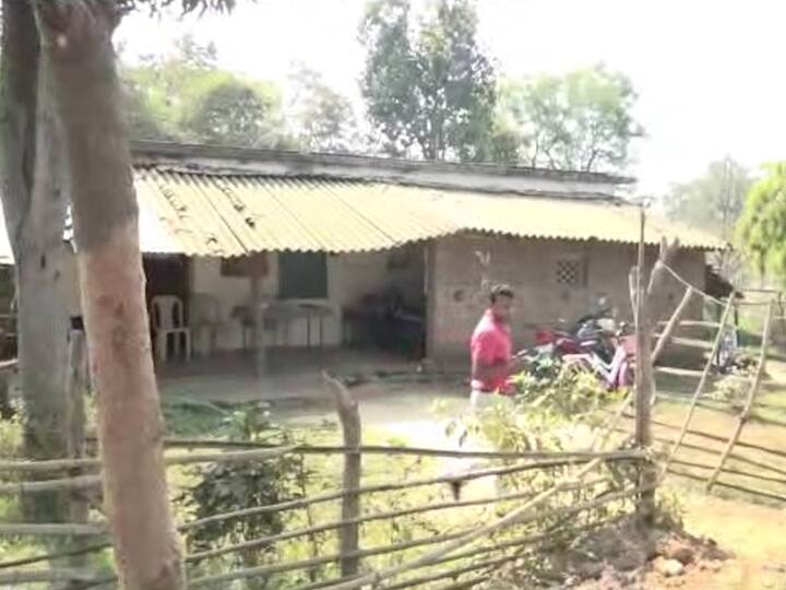 महाराष्ट्र राज्याने आपल्या नीतिनिर्धारणात शिक्षणाला सर्वाधिक महत्त्व दिले. निदान असं सांगितलं तरी जातं, मात्र शिक्षणाच्या दयनीय अवस्थेचं चित्र गोंदिया जिल्ह्यातील कन्हारटोला या गावात पाहायला मिळते.