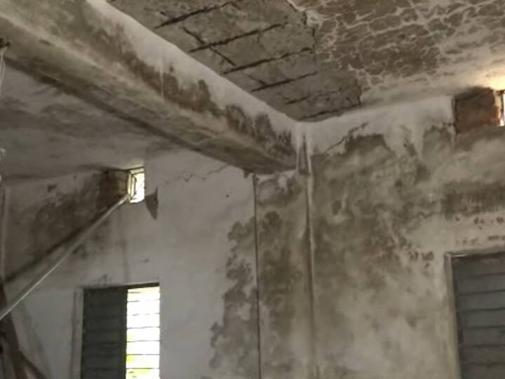 मागील वर्षी शाळेची पटसंख्या 19 होती. आता ती घटली असून नऊवर गेली आहे.