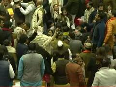 ढाई घंटे तक फुल ड्रामा, पार्षदों ने की नारेबाजी और मारपीट, अब आज नहीं होगा मेयर का चुनाव