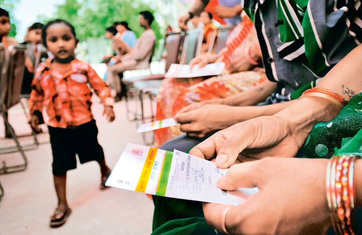 পাশাপাশি বায়োমেট্রিক তথ্য আপডেট করার জন্য দিতে হবে 100 টাকা। তবে আধারে তালিকাভুক্তি ও শিশুদের বায়োমেট্রিক তথ্য আপডেট করার জন্য কোনও ধরনের ফি দিতে হবে না। পাশাপাশি বায়োমেট্রিক তথ্য আপডেট করার জন্য দিতে হবে 100 টাকা। তবে আধারে তালিকাভুক্তি ও শিশুদের বায়োমেট্রিক তথ্য আপডেট করার জন্য কোনও ধরনের ফি দিতে হবে না।