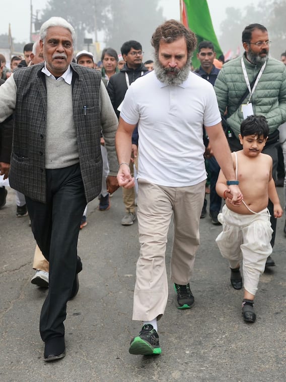 हरियाणा में कांग्रेस की भारत जोड़ो यात्रा, बच्चों के साथ कुछ इस अंदाज में दिखे राहुल गांधी- देखें ये तस्वीरें हरियाणा में कांग्रेस की भारत जोड़ो यात्रा, बच्चों के साथ कुछ इस अंदाज में दिखे राहुल गांधी- देखें ये तस्वीरें