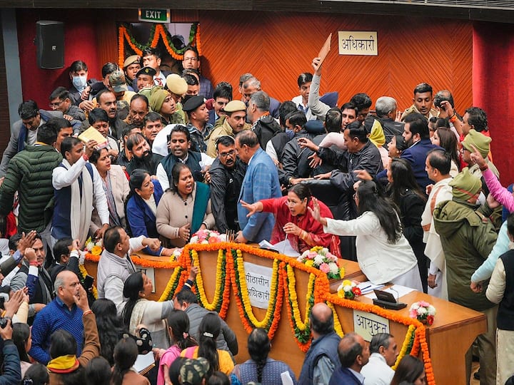 Delhi mayor election BJP candidate Rekha Gupta AAP councillors house consuming liquor CM Arvind Kejriwal Delhi Mayor Election: BJP Says AAP Fears Losing, Alleges Councillors Came Drunk