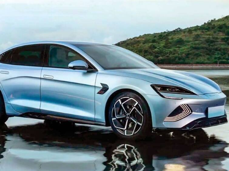 byd to showcase electric sedan with 700 km range at auto expo BYD Electric car: ஒருமுறை சார்ஜ் செய்தால் 700 கி.மீ. போலாம்.. விரைவில் வருகிறது பிஒய்டி நிறுவனத்தின் புதிய கார்