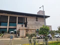 సలహాదారుల నియామకంపై ఏపీ హైకోర్టు సీరియస్‌-రాజ్యాంబ బద్ధమో కాదో తేలుస్తామని స్పష్టం !