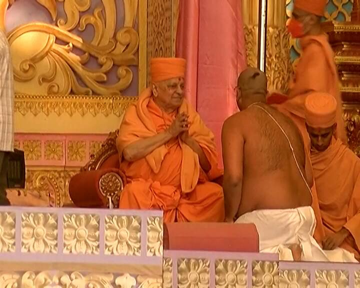 આજે પ્રમુખ સ્વામીમહારાજ નગર ખાતે દીક્ષા સમારોહનું આયોજન કરવામાં આવ્યું હતું.