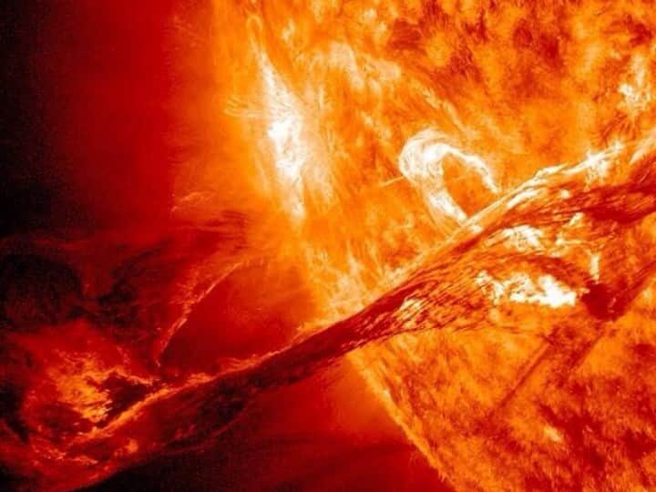NASA Said Solar falre occur on sun explosion happen equal to 1 billion hydrogen bombs AFP News Agency Solar Flare: धमाके से दहला सूरज, सतह पर हुआ 1 लाख हाइड्रोजन बम जैसा ब्लास्ट, जानें क्या है वजह
