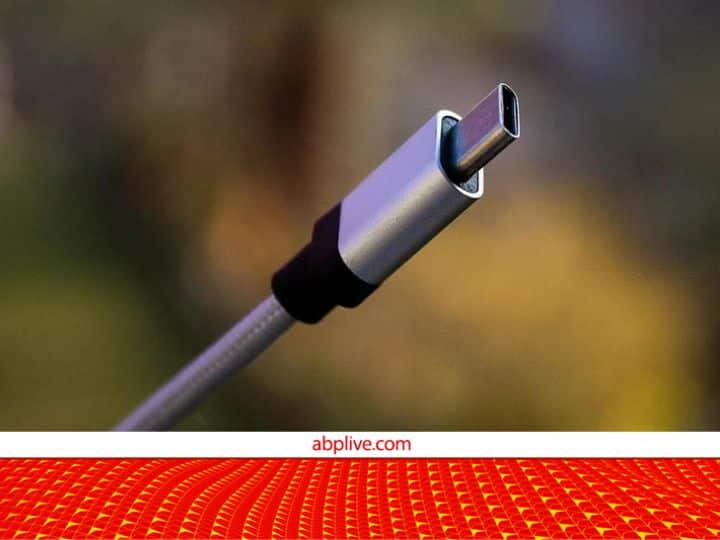 What is C type port benifits of c type charger difference between usb 2.0 and c type port C-Type चार्जर को लेकर हो रही हैं खूब चर्चाएं.. क्या इसके कुछ फायदे भी हैं या नहीं?