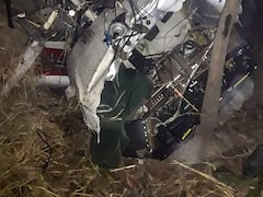 Aircraft Crashes : मध्यप्रदेशमध्ये मंदिराच्या कळसाला धडकून विमान कोसळलं, In Pics