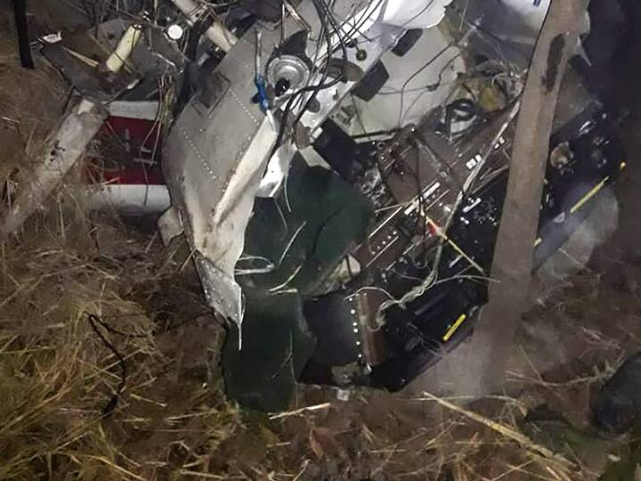 अपघातानंतर दोघांना उपचारांसाठी संजय गांधी रुग्णालयात दाखल करण्यात आलं होतं. तिथे उपचारादरम्यान वैमानिकाचा मृत्यू झाला. उमरी गावातील कुरमियाँ टोला इथे हा अपघात झाला. हे विमान एका मंदिराच्या कळसाला धडकलं आणि अपघात झाला.