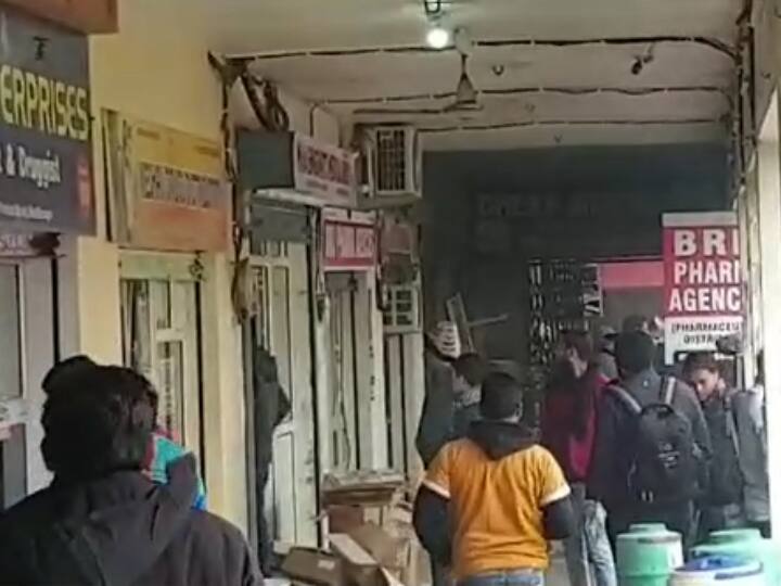 Muzaffarnagar News Uttarakhand NCB team raids in Market for this reason ANN Muzaffaranagar News: उत्तराखंड की NCB टीम ने जिला परिषद मार्केट में मारा छापा, व्यापारियों में मचा हड़कंप