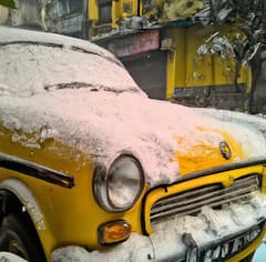 Kolkata Snowfall: কলকাতায় তুষারপাত! বরফে ঢাকা হাওড়া ব্রিজ-হলুদ ট্যাক্সি!