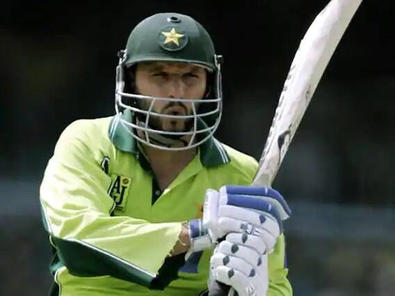 વનડે ક્રિકેટમાં સૌથી વધુ છગ્ગા પાકિસ્તાની ઓલરાઉન્ડર શાહિદ આફ્રિદીએ ફટકાર્યા છે, તે 351 છગ્ગાની સાથે આ લિસ્ટમાં ટૉપ પર છે.