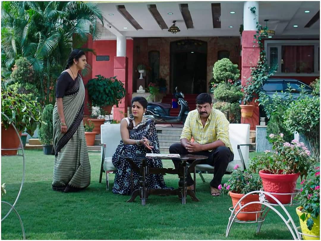 Gruhalakshmi Serial January 6th Episode 835 Written Update Today Episode Gruhalakshmi January 6th: బెనర్జీ ప్లాన్ తెలుసుకున్న తులసి- లాస్యకి వంత పాడి నందు చిక్కుల్లో పడబోతున్నాడా?