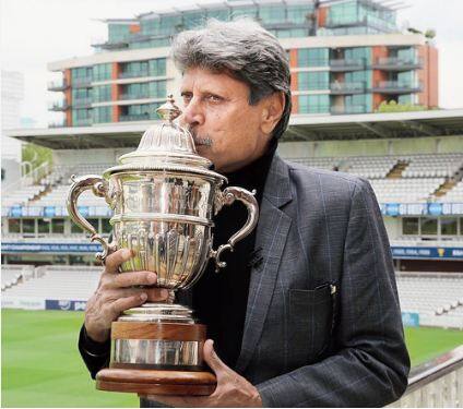 Happy Birthday Kapil Dev Team India: ਭਾਰਤੀ ਕ੍ਰਿਕਟ ਟੀਮ ਦੇ ਸਾਬਕਾ ਕਪਤਾਨ ਕਪਿਲ ਦੇਵ ਦੇ ਨਾਂ ਕਈ ਰਿਕਾਰਡ ਦਰਜ ਹਨ। ਉਨ੍ਹਾਂ ਨੇ ਆਪਣੇ ਕਰੀਅਰ ਦੌਰਾਨ ਕਈ ਯਾਦਗਾਰ ਪਾਰੀਆਂ ਖੇਡੀਆਂ ਹਨ...