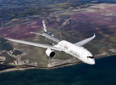 ਫਲਾਈਟ 'ਚ 90 ਫੀਸਦੀ ਤੋਂ ਜ਼ਿਆਦਾ ਲੋਕ ਪੀਂਦੇ ਹਨ ਸ਼ਰਾਬ, ਕਿਉਂ ਏਅਰਲਾਈਨਜ਼ ਨੂੰ ਪਰੋਸਣੀ ਪੈਂਦੀ ਹੈ ਸ਼ਰਾਬ? ਇਹ ਅੰਕੜੇ ਦੇਖ ਕੇ ਹੋ ਜਾਓਗੇ ਹੈਰਾਨ