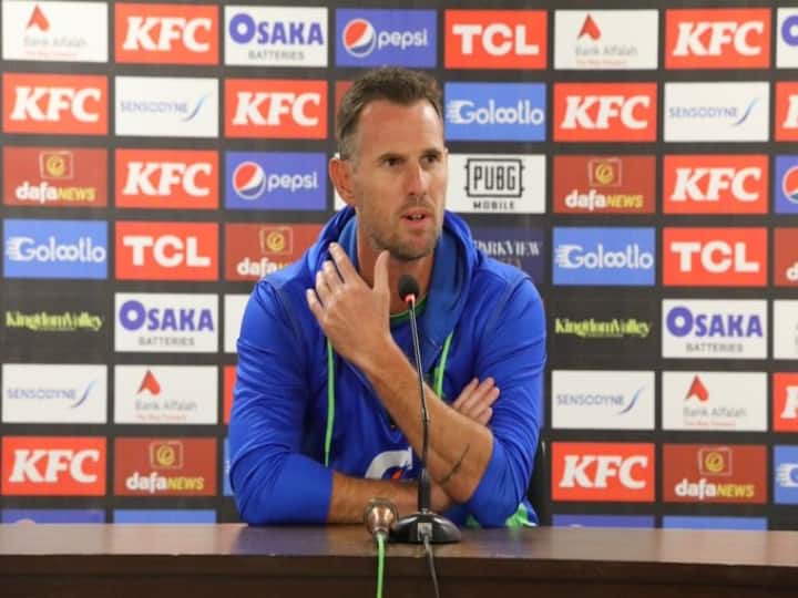 pak vs nz pakistan bowling coach Shaun Tait got angry journalists questions PAK vs NZ: अब पाकिस्तानी पत्रकारों के सवाल से खफा हुए टीम के बॉलिंग कोच, जानिए क्या जवाब दिया?