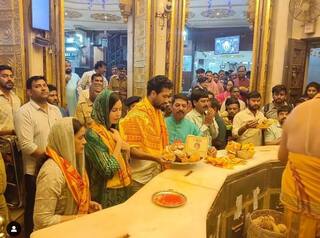Katrina-Vicky At Siddhivinayak:કેટરીના કૈફ વિકી કૌશલ સાથે પહોંચી સિદ્ધિવિનાયક મંદિર, એક્ટ્રેસ જોવા મળી સિમ્પલ લુકમાં