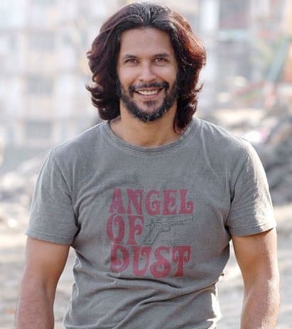 Milind Soman ने Interview देने से पहले Anchor से की अजीबो-गरीब फरमाइश, Riddhi Dogra हुईं Shocked !