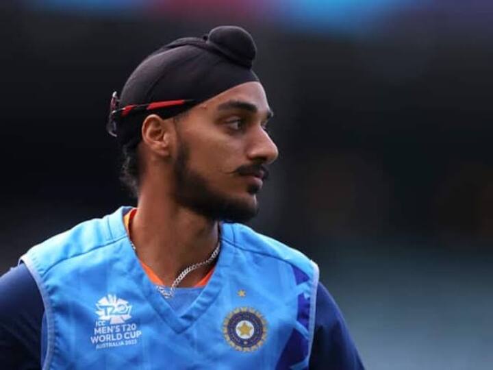 Arshdeep Singh First Indian to Bowl Hat-trick of No-balls in T20I IND vs SL Arshdeep Singh 'नो बॉल' की हैट्रिक लगाने वाले पहले भारतीय, पुणे टी20 में कदमों पर नहीं कर पाए काबू