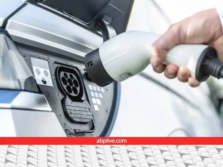 Electric Vehicles See how to save money on buying an electric vehicle Electric Vehicles: इलेक्ट्रिक वाहनों की खरीद पर कर सकते हैं तगड़ी बचत, जानें क्या है तरीका