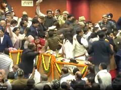 Delhi Mayor Election:  டெல்லி மாமன்ற மேயர் தேர்தலில் தள்ளுமுள்ளு.. பாஜக - ஆம் ஆத்மி இடையே கைகலப்பு