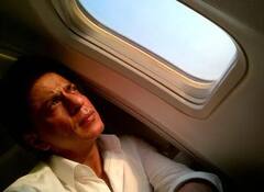 Private Jets: करोड़ों के प्राइवेट जेट से सफर करते हैं ये स्टार्स, अंदर की तस्वीरें देख खुल जाएंगीं आंखें