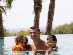 Cristiano Ronaldo: रोनाल्डो या जॉर्जिया...कौन है ज्यादा अमीर, आलीशान घर से लेकर प्राइवेट जेट तक की तस्वीरें देखिए