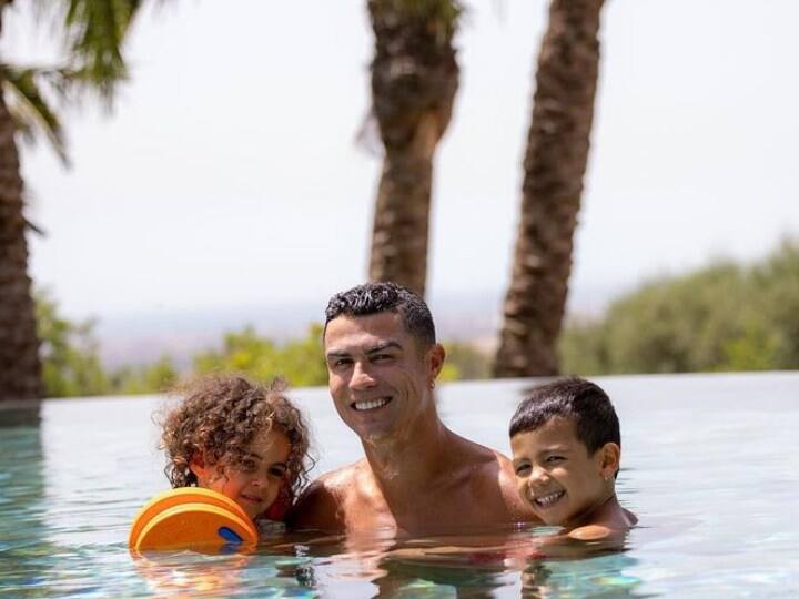 क्रिस्टियानो रोनाल्डो ने जून 2018 से जून 2019 तक की एक साल की अवधि में सिर्फ विज्ञापनों से 110 मिलियन डॉलर कमाए थे.