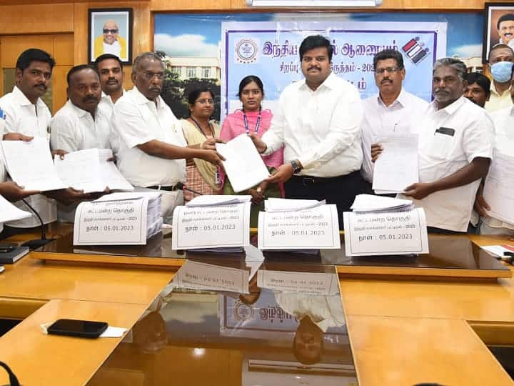 Publication of Electoral Roll in Karur District T கரூர் மாவட்டத்தில் 8.94 லட்சம் வாக்காளர்கள் - ஆண்களை விட பெண்களே அதிகம்