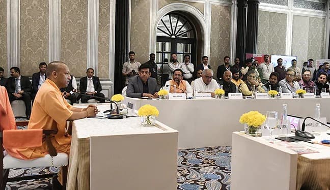 Yogi Adityanath Met Bollywood Celebs In Mumbai Yogi Adityanath Meeting With Celebs: મુંબઈમાં ફિલ્મ સ્ટાર્સને મળશે સીએમ યોગી આદિત્યનાથ, મીટિંગમાં આ સેલેબ્સ થશે સામેલ