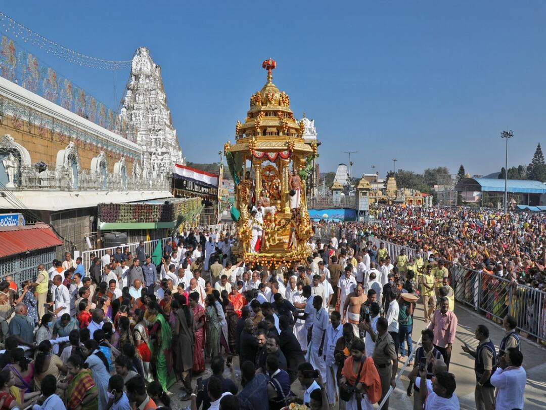 Tirumala Srivari Darshan tickets January February special darshan tickets released on January 9th 2023 Tirumala : శ్రీవారి భక్తులకు గుడ్ న్యూస్, ఈ నెల 9న ప్రత్యేక ప్రవేశ దర్శనం టికెట్లు విడుదల