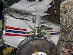 Aircraft Crashes : मध्यप्रदेशमध्ये मंदिराच्या कळसाला धडकून विमान कोसळलं, In Pics
