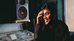 ৯ বছর বয়সে বাবাকে হারান, ভালবাসা নয়, সংসার চালাতে সুর তৈরি করতেন এ আর রহমান