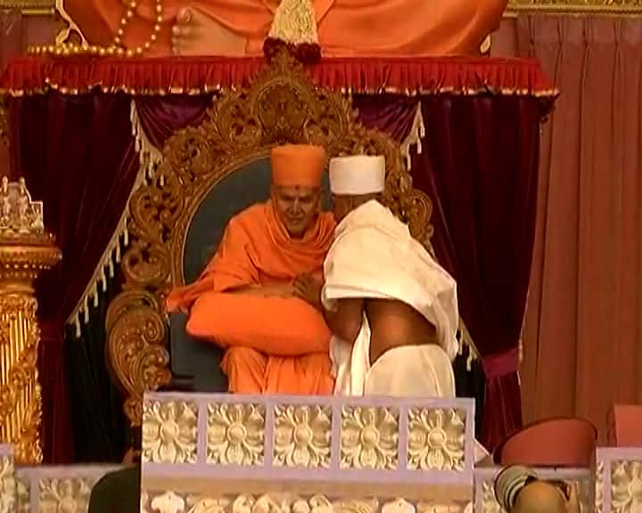 Pramukh Swami Maharaj Shatabdi Mahotsav 46 takes parshadi deeksha in PSM 100 Shatabdi Mahotsav: અમદાવાદમાં પ્રમુખ સ્વામી શતાબ્દી મહોત્સવમાં યોજાયો પાર્ષદી દીક્ષા મહોત્સવ, જાણો કોણે કોણે લીધી દીક્ષા