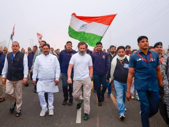 Bharat Jodo Yatra Haryana Rahul Gandhi returned from Delhi after met Sonia Gandhi, tody yatra started 2 hours late in Panipat Bharat Jodo Yatra Haryana: मां सोनिया को देखकर दिल्ली से लौटे राहुल गांधी, आज पानीपत में 2 घंटे देरी से शुरू हुई यात्रा
